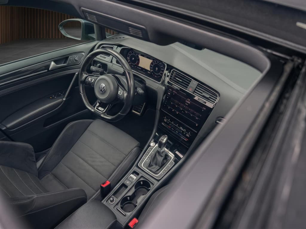 Volkswagen Golf 2.0 TSI 4Motion R — foto 5
