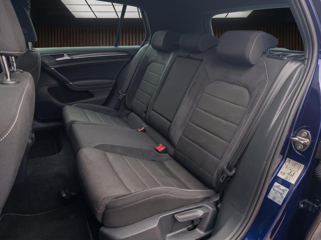 Volkswagen Golf 2.0 TSI 4Motion R — foto 12