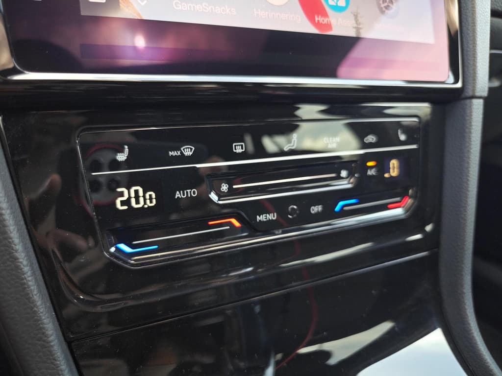 Volkswagen Golf 2.0 TSI 4Motion R — foto 18