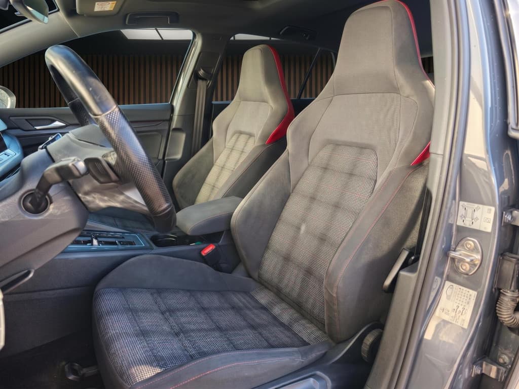 Volkswagen Golf 2.0 TSI GTI — foto 2