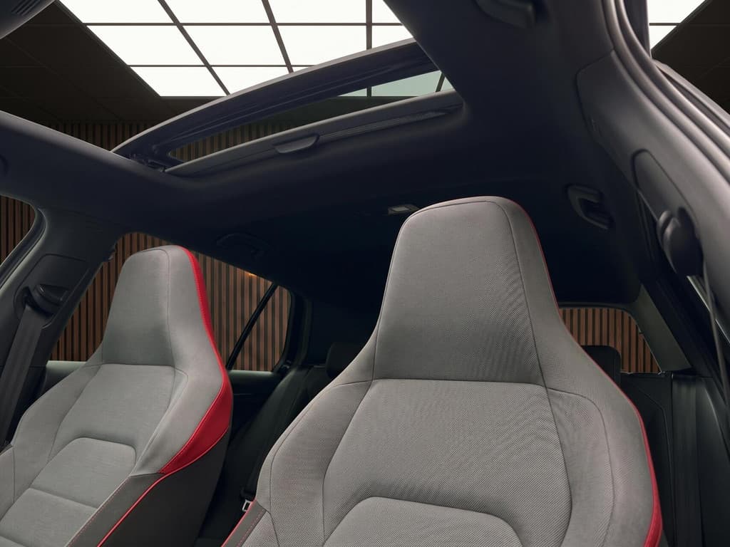 Volkswagen Golf 2.0 TSI GTI — foto 4