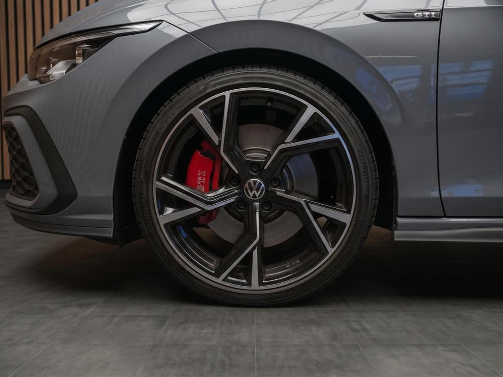 Volkswagen Golf 2.0 TSI GTI — foto 5