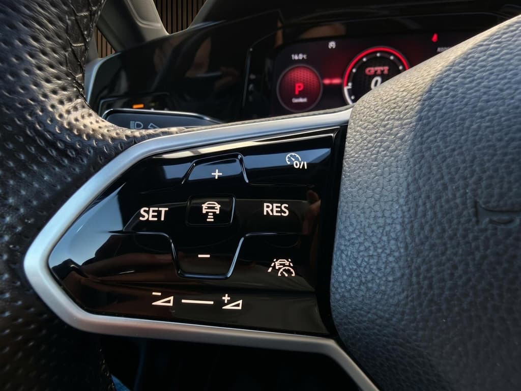 Volkswagen Golf 2.0 TSI GTI — foto 10